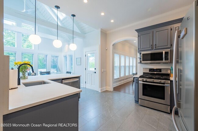 Building Photo - 623 Brooklyn Blvd