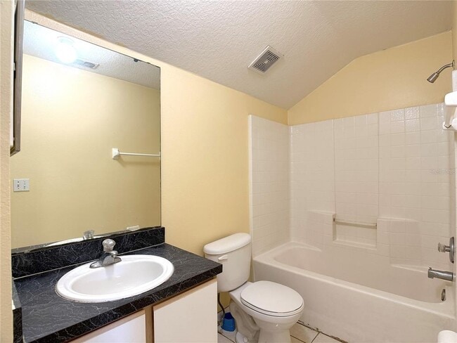 Building Photo - 781 Palmera St