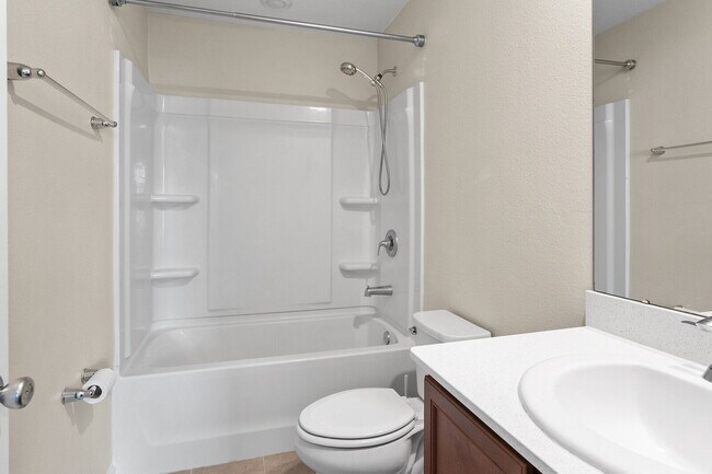 Building Photo - 3 Bedroom / 2.5 Bathroom Townhouse in the Meadows at Oakleaf