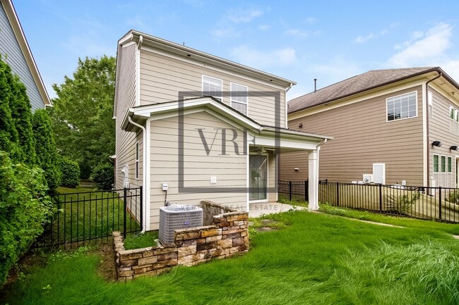 Building Photo - 2307 Double Oaks Rd