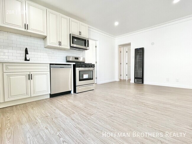 Building Photo - 420 N Sierra Bonita Ave