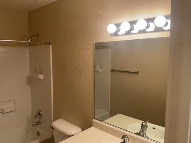 Building Photo - 1312 Penasco Rd NE