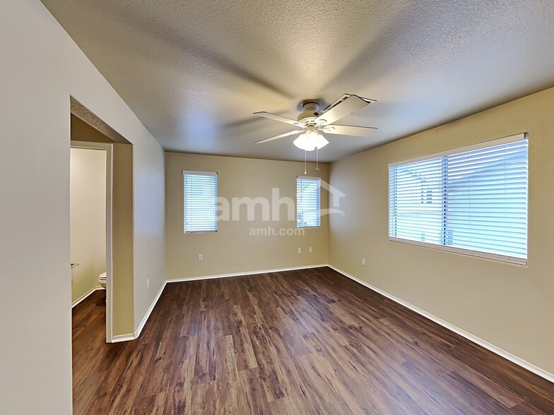 Building Photo - 3909 Bayamon St