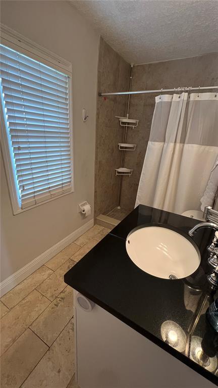Building Photo - 5110 Coquina Key Dr SE