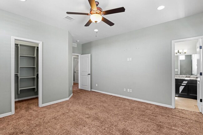 Building Photo - 14833 Harry Flournoy Ave