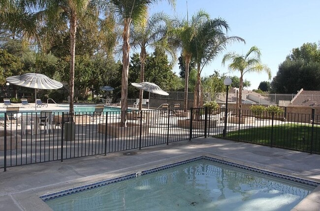 Building Photo - 25718 Hogan Dr