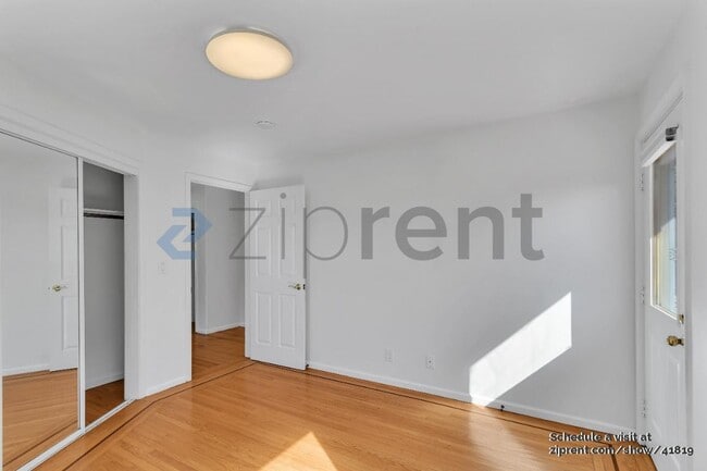 Building Photo - 813 Meade Ave
