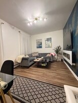 Building Photo - 2706 Bridge St