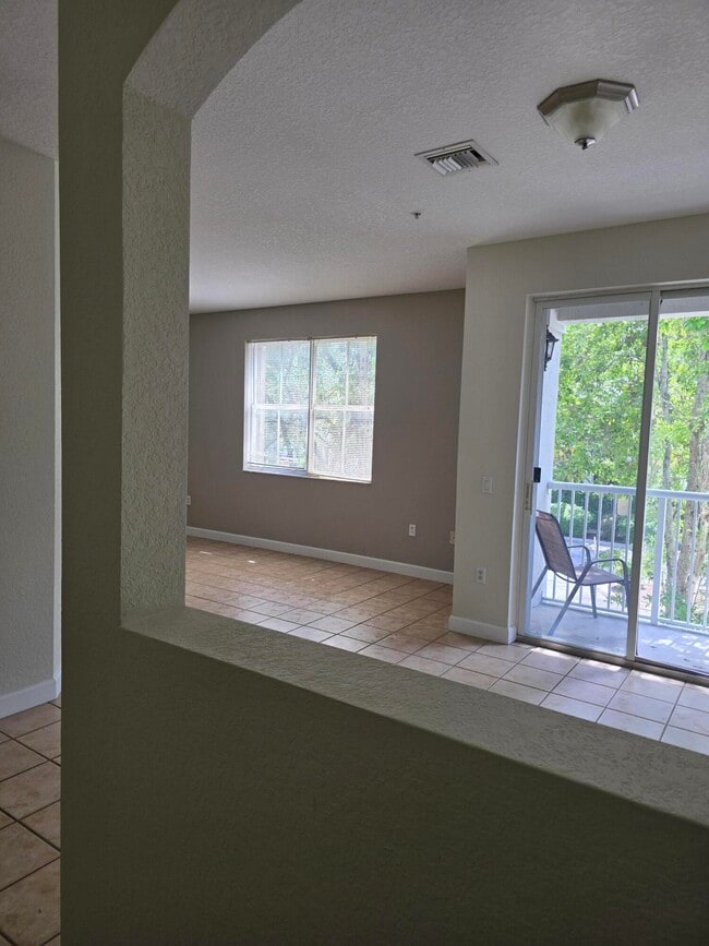 Building Photo - 1011 Shoma Dr