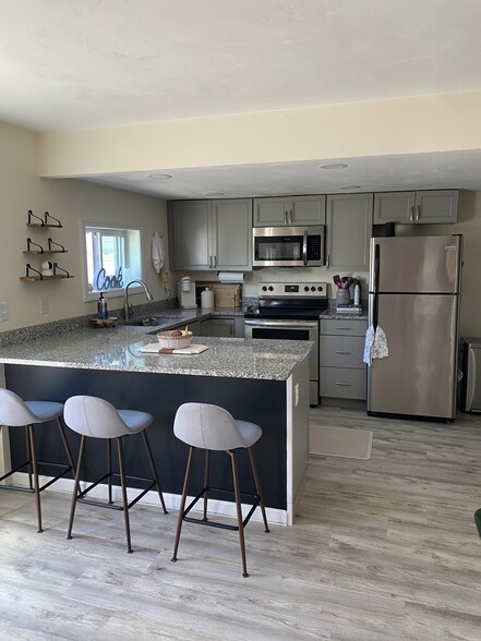 Kitchen - 19D Sigourney St