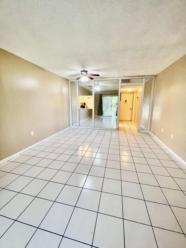 Building Photo - 4364 NW 9th Ave