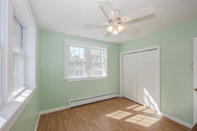 Building Photo - 47 Elm St
