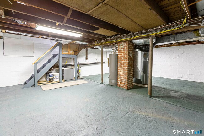 Building Photo - 15 Cowles St