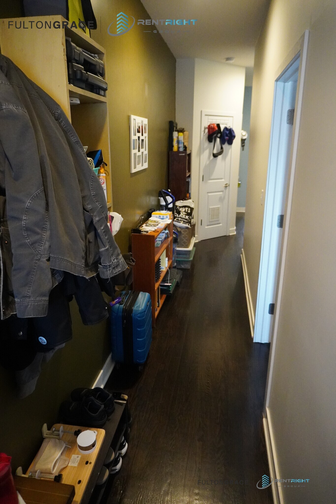 Building Photo - 3322 W Eastwood Ave