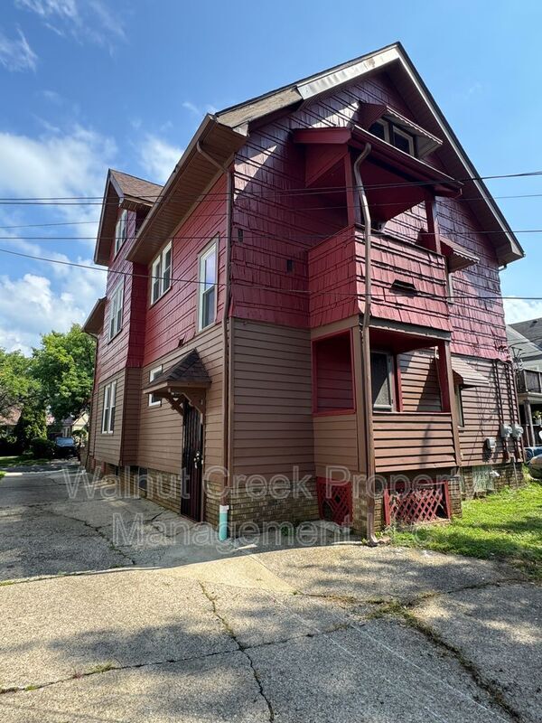 Building Photo - 17812 E Park Dr