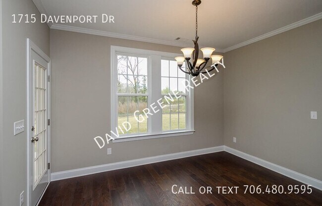 Building Photo - 1715 Davenport Dr
