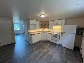 Building Photo - 3203 Days Mill Rd