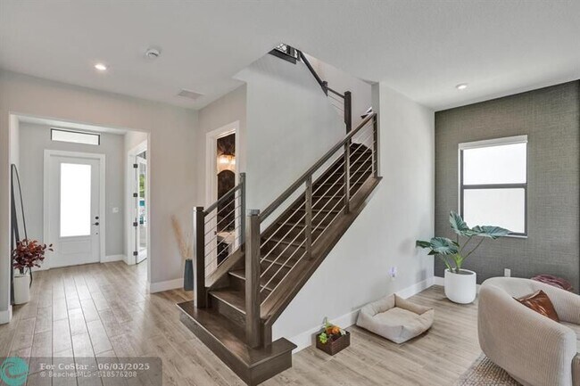 Building Photo - 2622 NW 87th Ter
