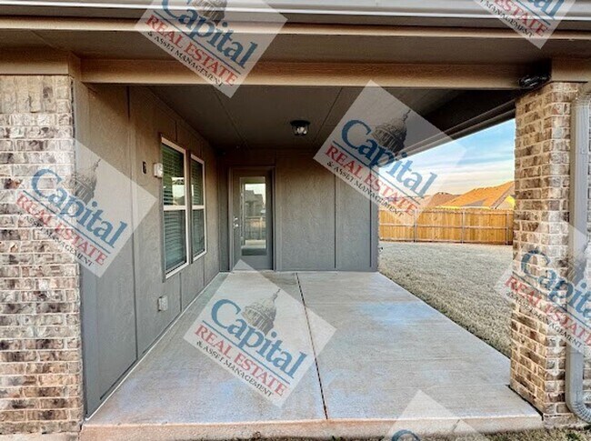 Building Photo - 18900 Vea Dr
