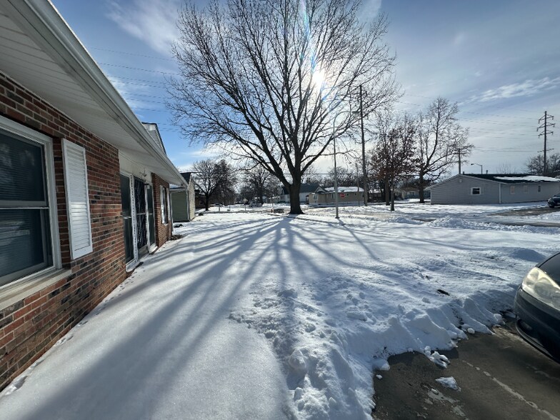 Building Photo - 1204 N 6th St