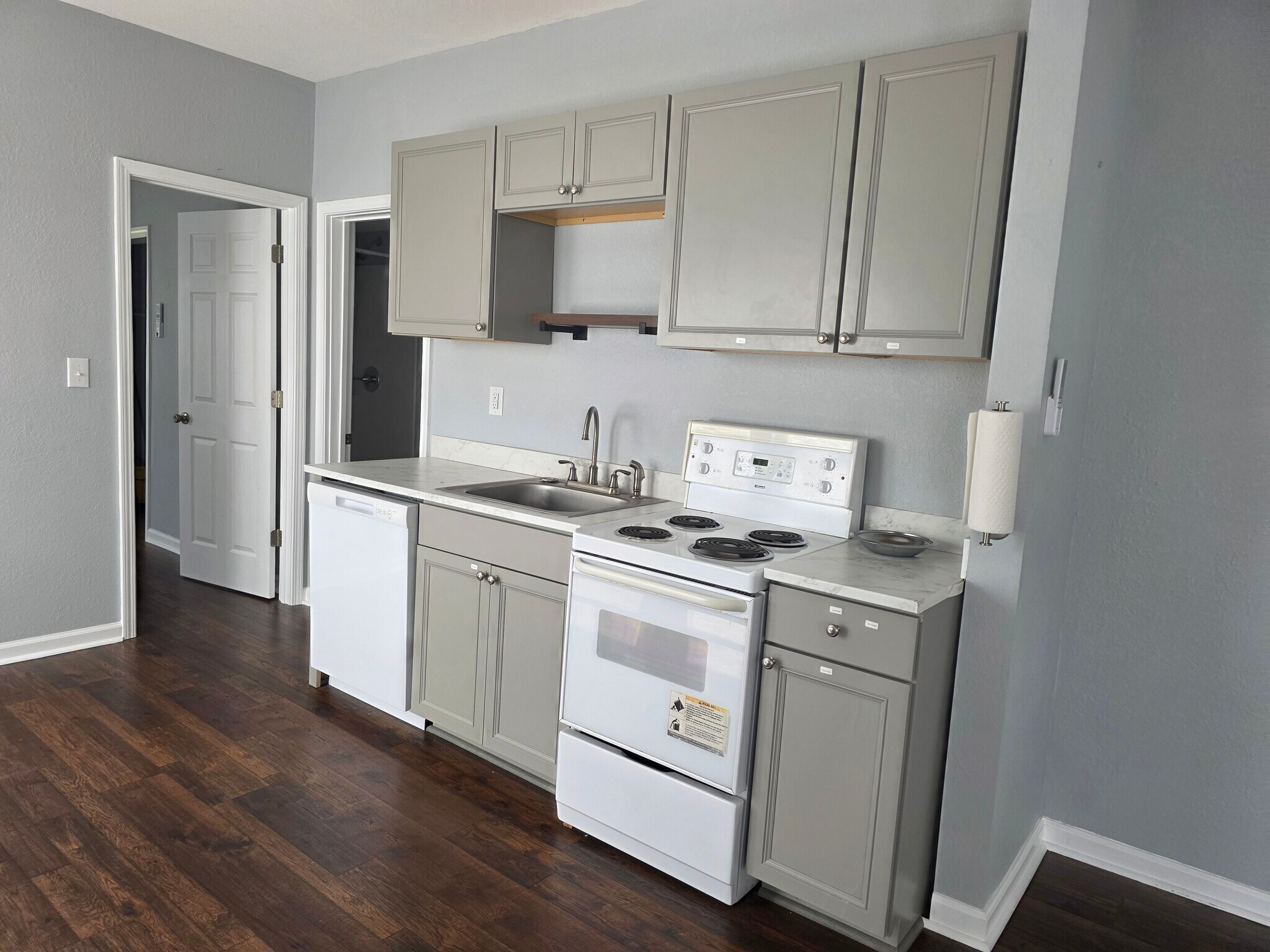 Kitchen - 703 1st St