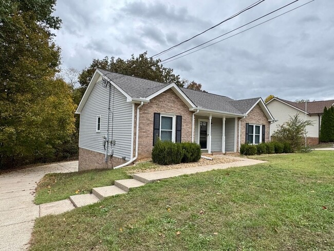 Building Photo - Sango! 3 Bed/2.5 Bath with unfinished basement! Great for Commuters to Nashville!