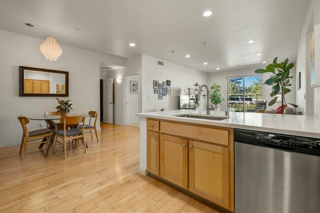 Building Photo - 21 N 2nd St