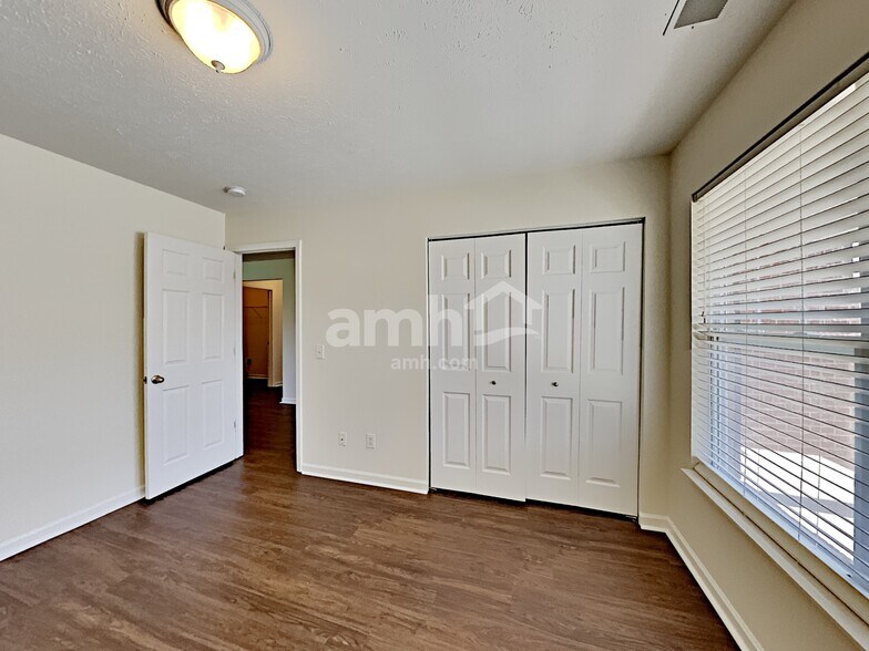Building Photo - 334 Stewart Springs Dr