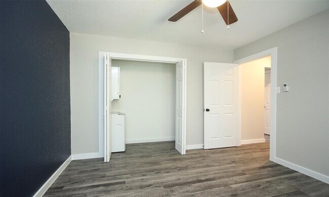 Building Photo - 5201 Crawford St