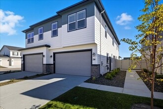 Building Photo - Brand new 3 bed 2.5 bath townhouse