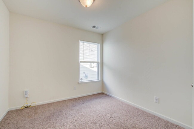 Building Photo - 183 Brittondale Rd