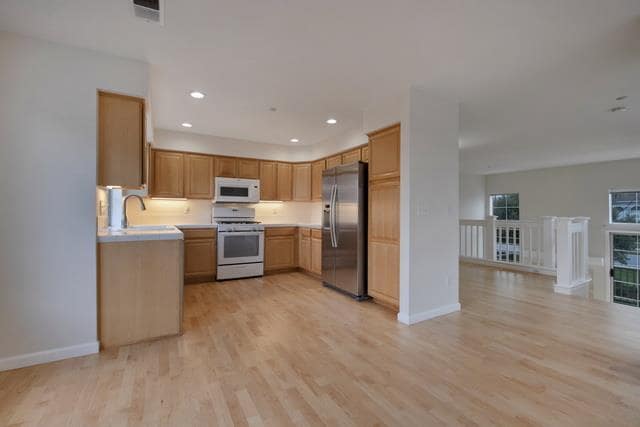 Building Photo - 336 Meridian Dr