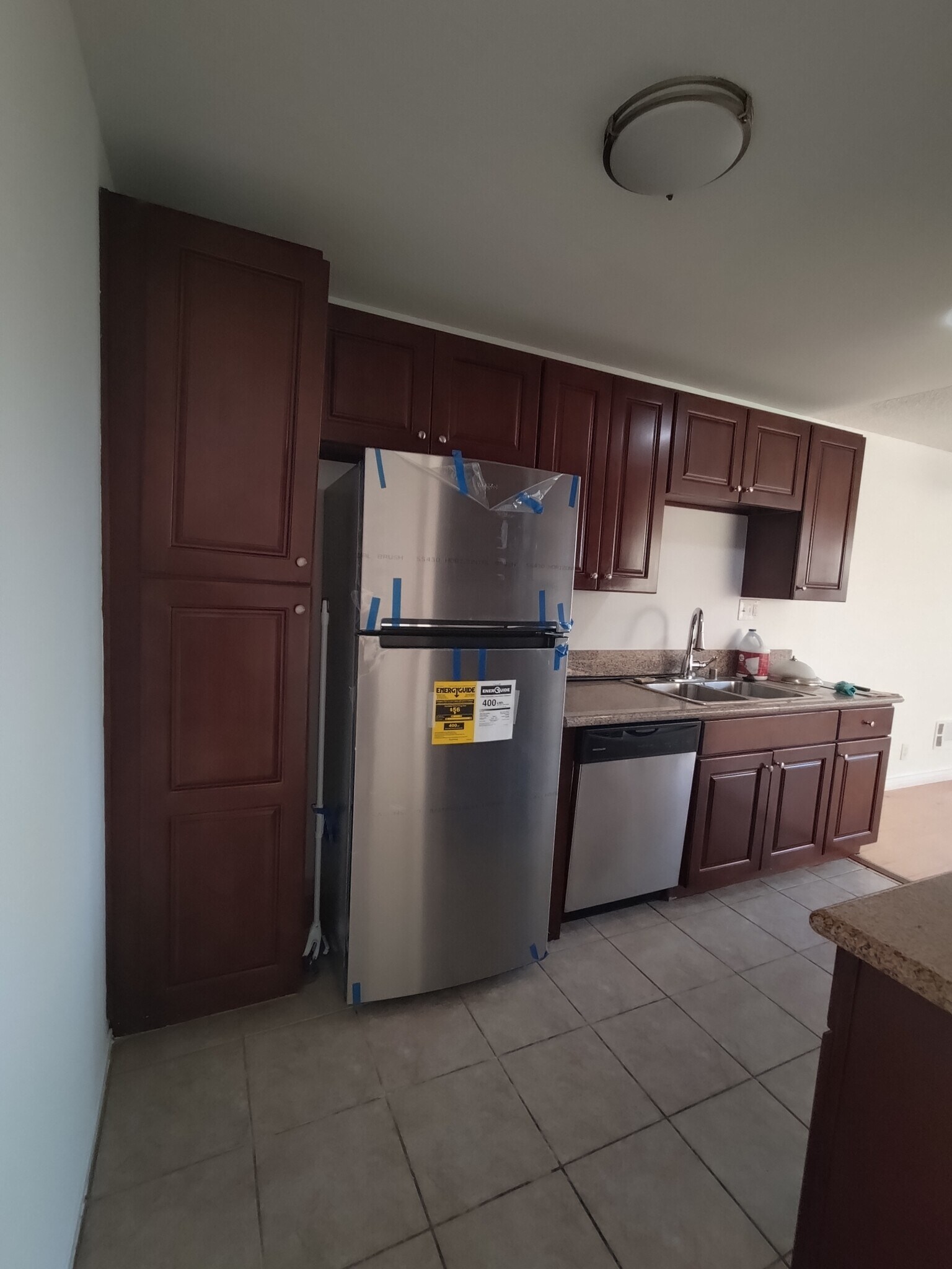 Building Photo - 5950 Canterbury Dr