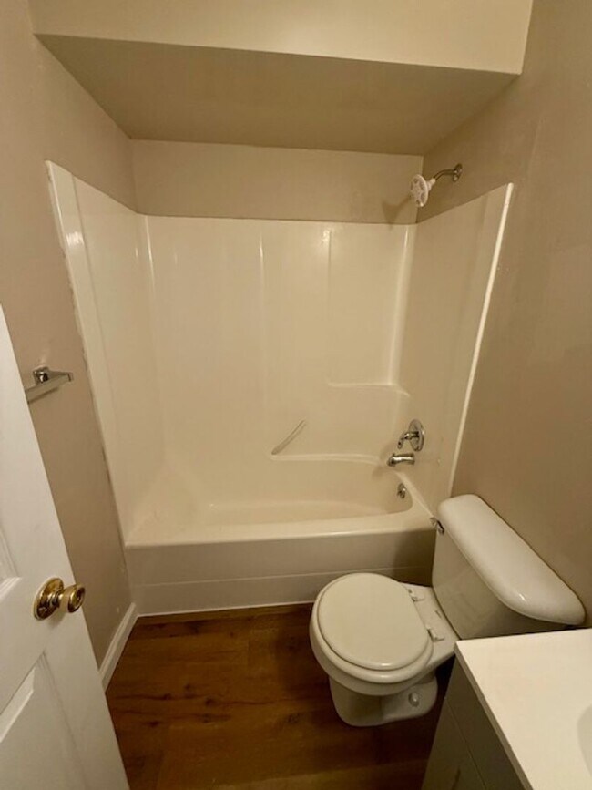 Building Photo - 3 Bedroom, 2 Bathroom 4-Plex