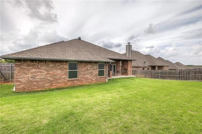 Building Photo - 8309 NW 160th Ct
