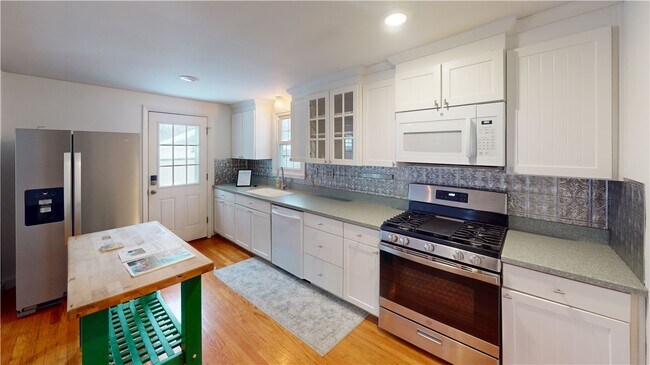 Building Photo - 940 S Grosvenor Rd