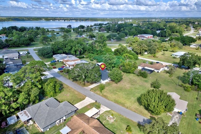 Building Photo - 220 Rhapsody Ave