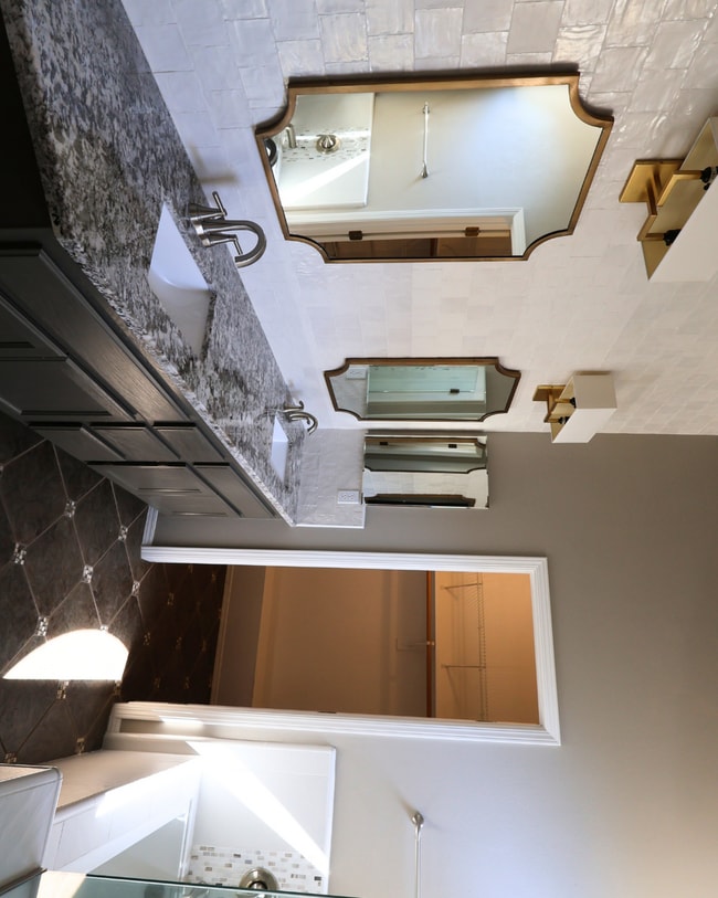 Building Photo - 4 Bedroom 2 Bath House for Rent in Northwe...