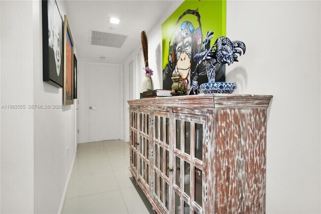 Building Photo - 465 Brickell Ave