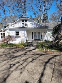 Building Photo - Beautiful Craftsman-style 3 bedroom, 2 bath home (1632 sq ft)  near Lake Steilacoom PLUS studio c...
