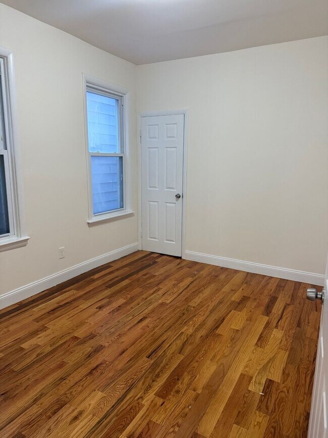 Building Photo - 165 N Oraton Pkwy