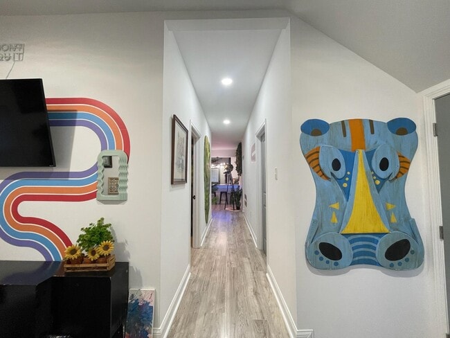 Building Photo - 2462 Hale Ave