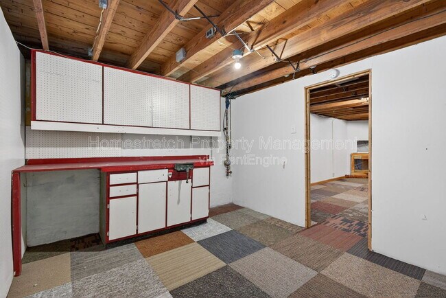 Building Photo - 437 Lancashire Rd