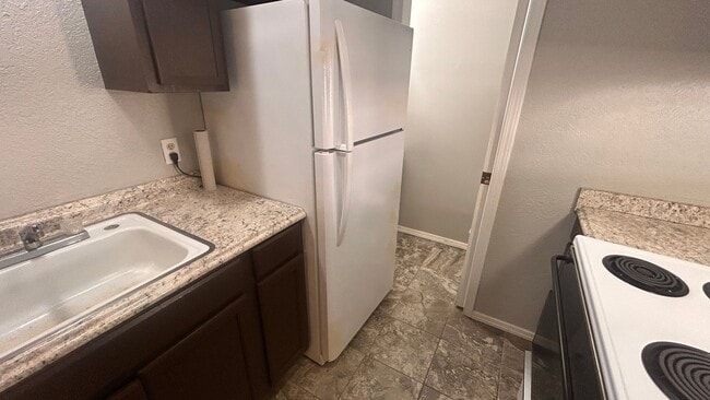 Building Photo - Wonderful 1-bedroom, 1.5-bath loft style condo!