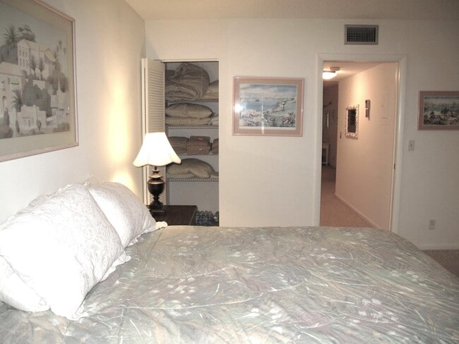 Building Photo - 14500 Canalview Dr