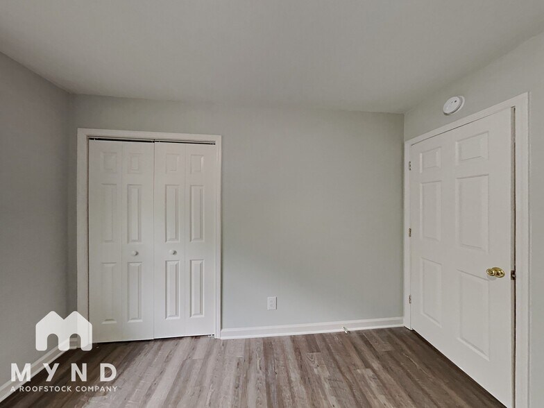 Building Photo - 55 Pilgrim Way