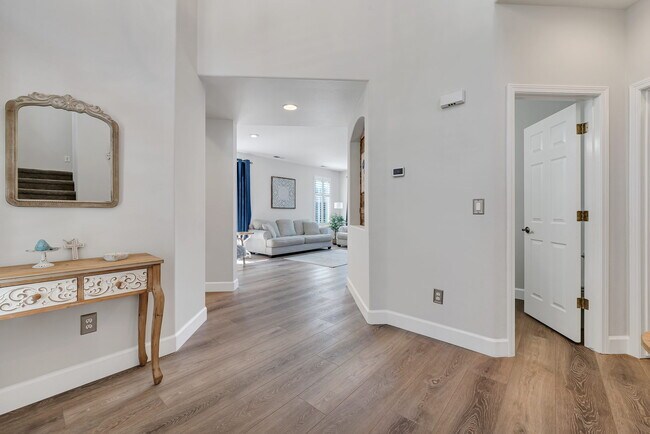 Building Photo - 10459 Summershade Ln