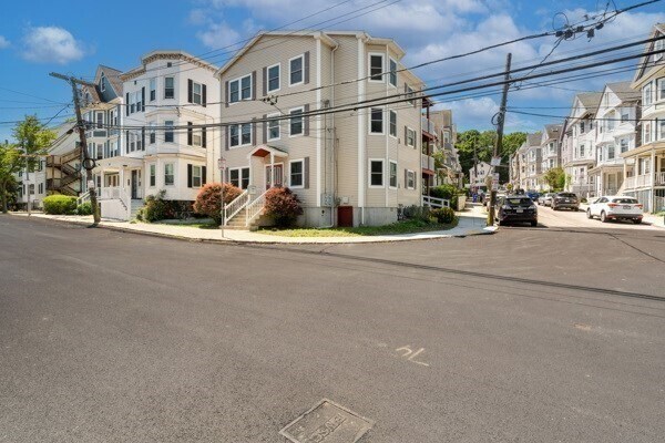 Building Photo - 65 Calumet St