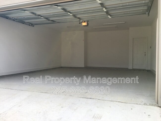 Building Photo - 12459 N Stumberg Villas Ct