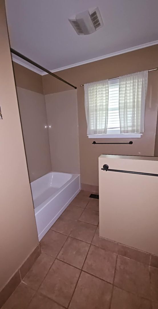 Building Photo - Beautiful 3 bed home